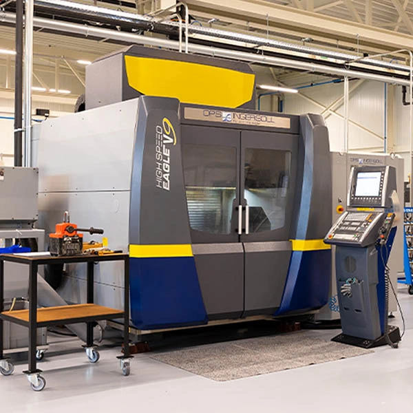 La fraiseuse HSM 5 axes OPS Ingersoll telle qu’elle est installée chez Tumag.