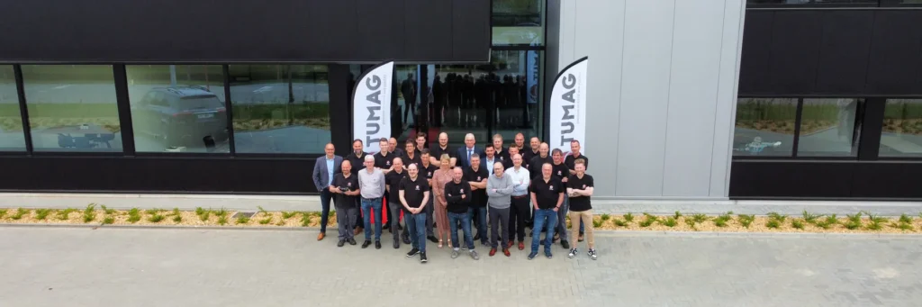 Team Tumag! 30 engagierte und ambitionierte Fachkräfte in der Fertigungsindustrie stehen Ihnen zur Verfügung.